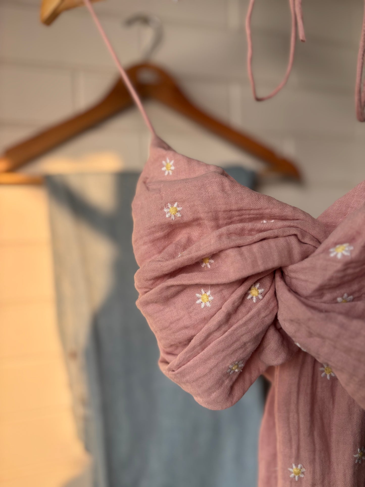 Daisy embroidered bralette 💓